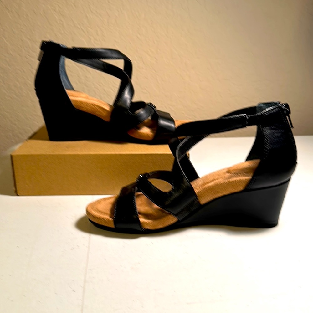 Giani Bernini black size 6 sandals with memory foam - Picture 3 of 5
